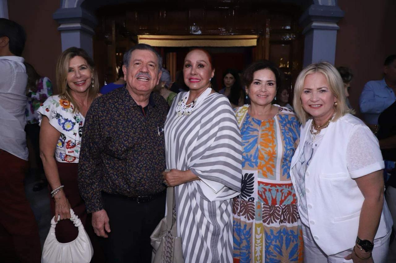 $!Olga Jonsson, Ignacio Osuna, Olivia Vidaurri de Osuna e Inés y Patricia García.