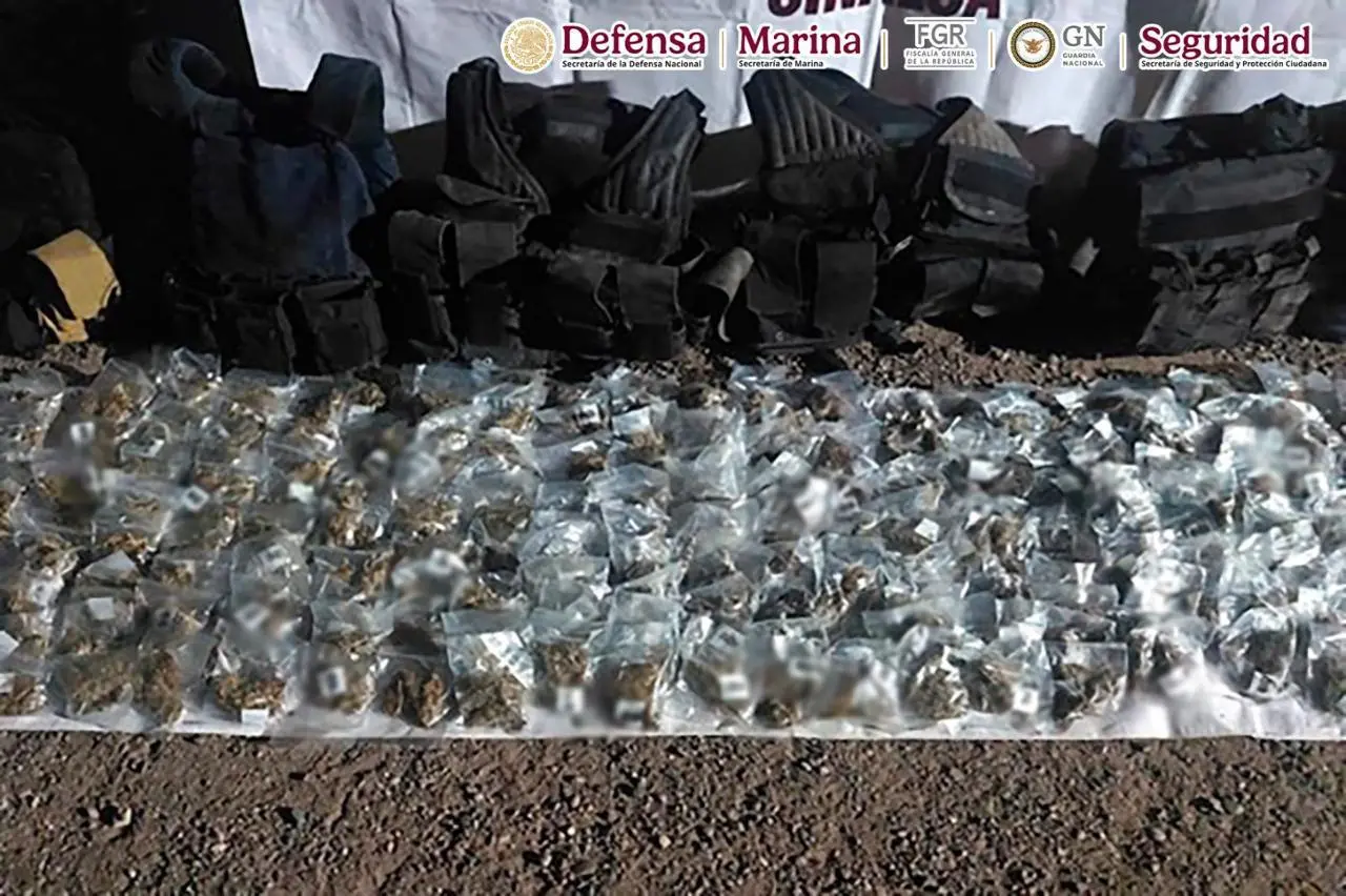 $!Detienen a 9 personas y aseguran armas y droga durante operativo en Sinaloa