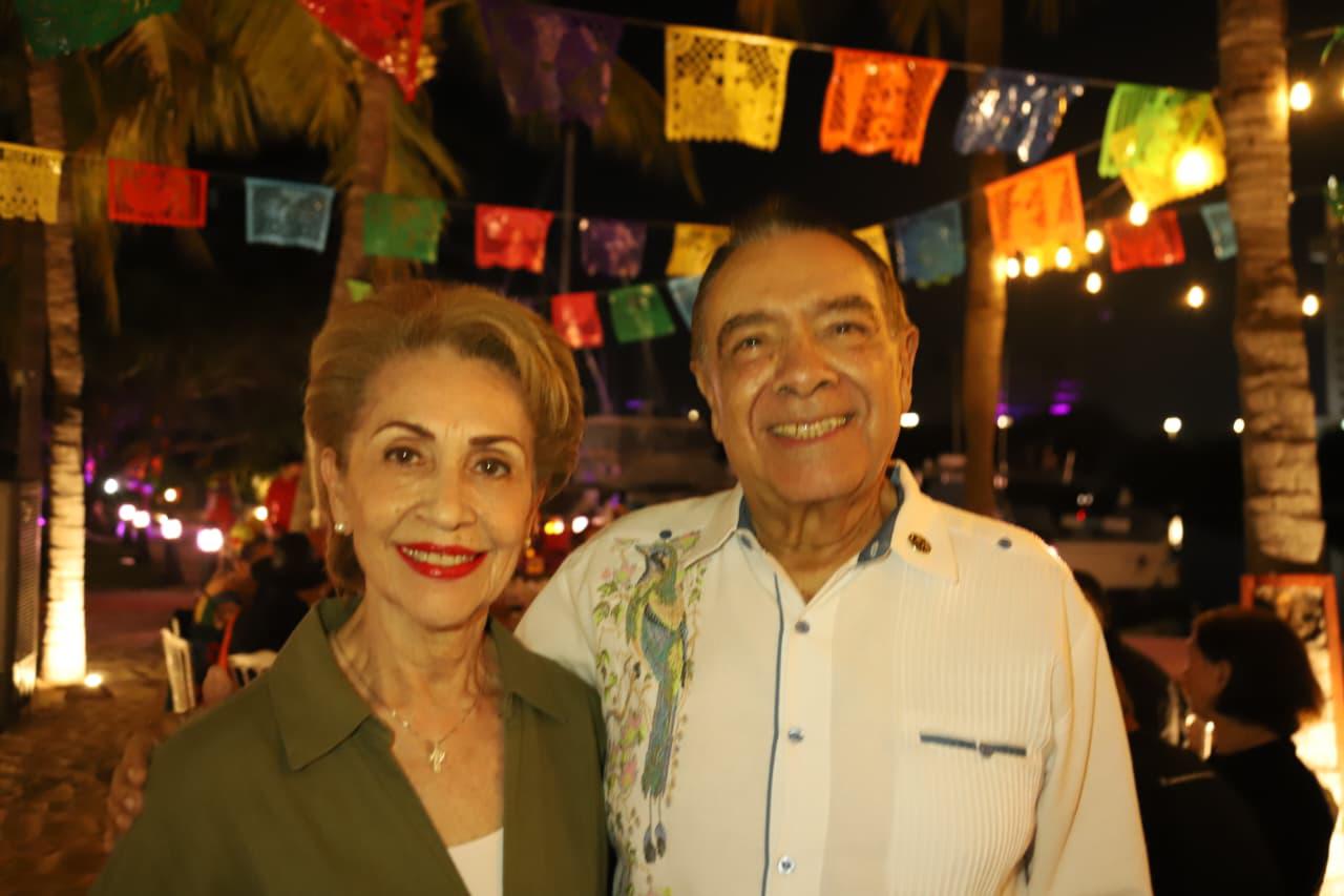 $!Yolanda de Orozco y Óscar Luis Orozco.