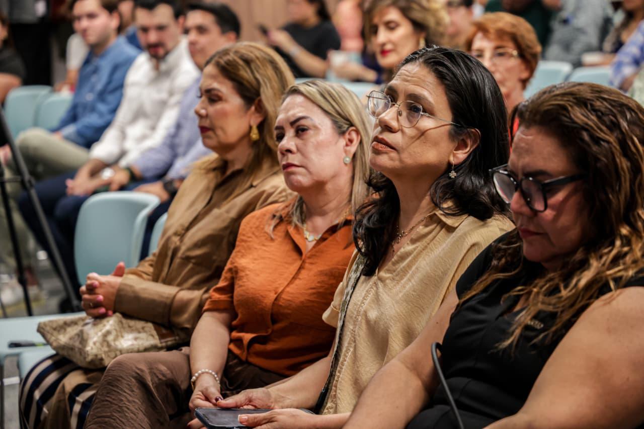 $!La noticia dejó de esperar al periódico del día siguiente: periodistas analizan el salto del papel a las redes