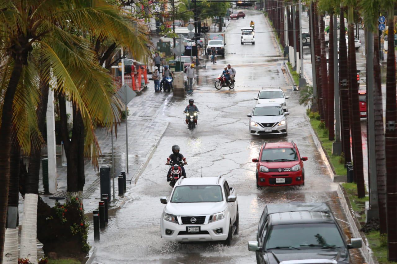 $!Mazatlán padece estragos por la tormenta durante la madrugada