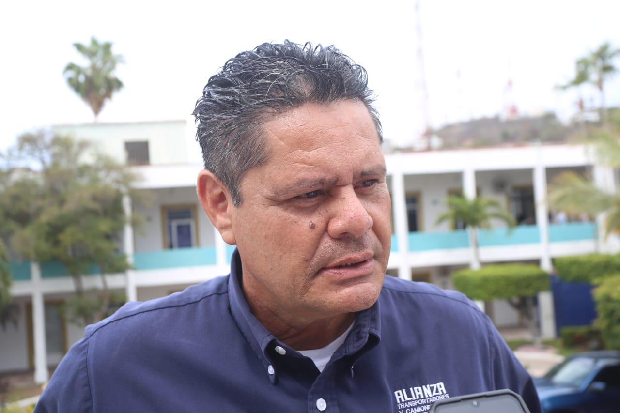 $!Aseguran que en 10 días se aplicará reglamento del carril preferencial en Mazatlán