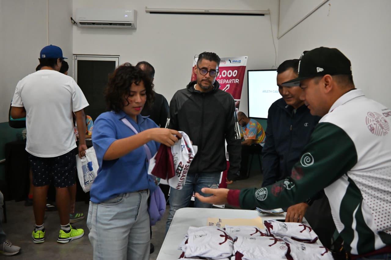 $!Medio Maratón de San Sebastián entrega kits para corredores en el Imdem
