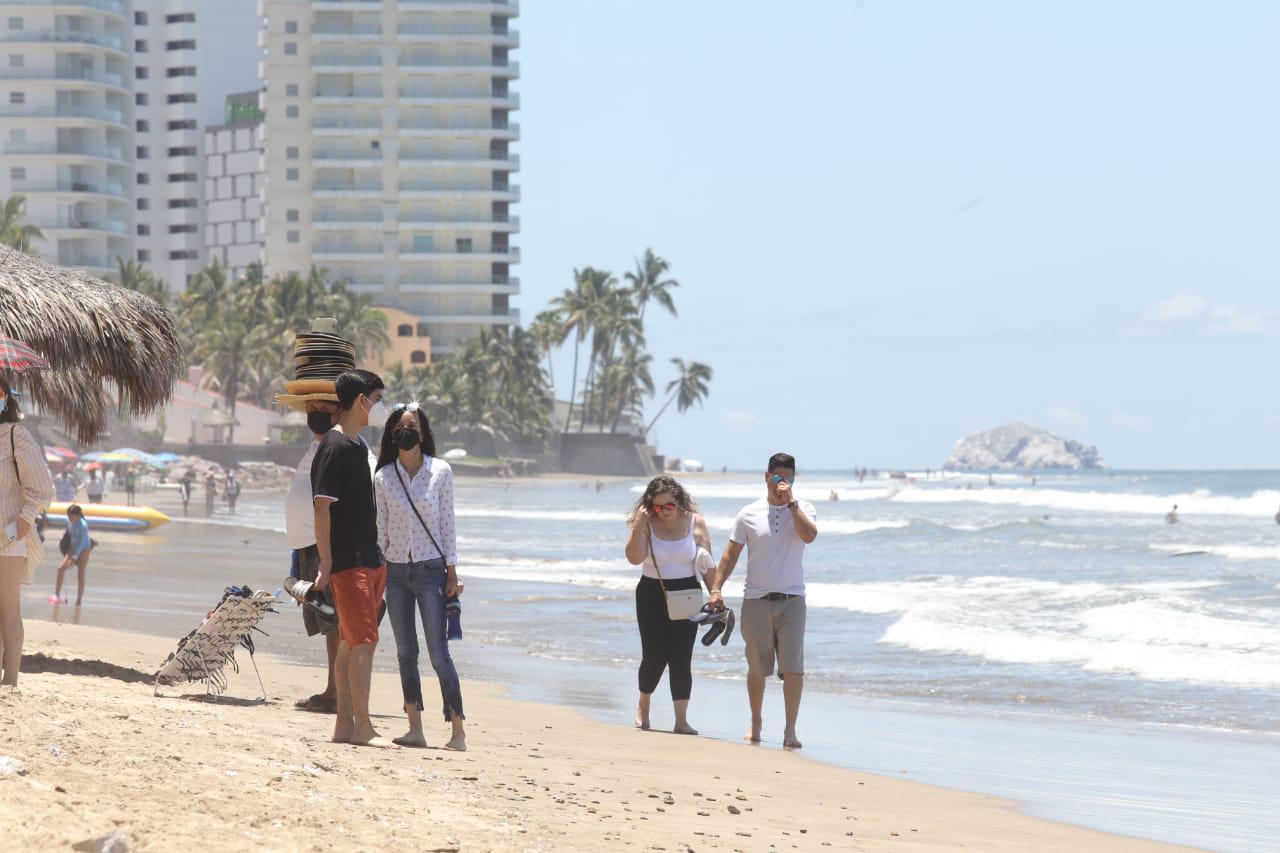 $!Playas de Mazatlán registran visita ‘moderada’ de turistas