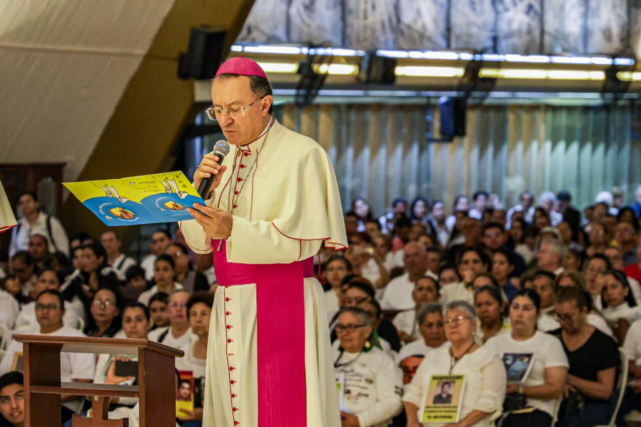 $!‘No queremos la paz de cementerios’: Nuncio Apostólico ante víctimas de la violencia en Culiacán