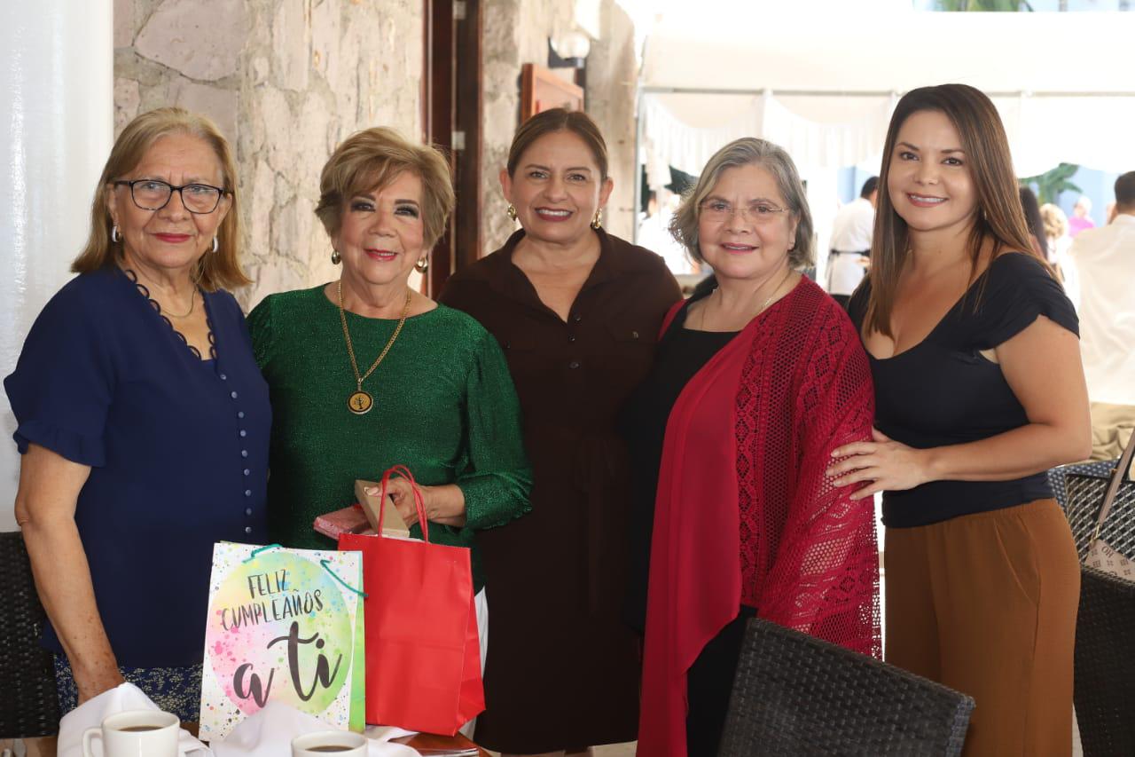$!María Emma Rodríguez, Lucy, Liz Benítez, Rosy Ayala y Anadhu Casillas.
