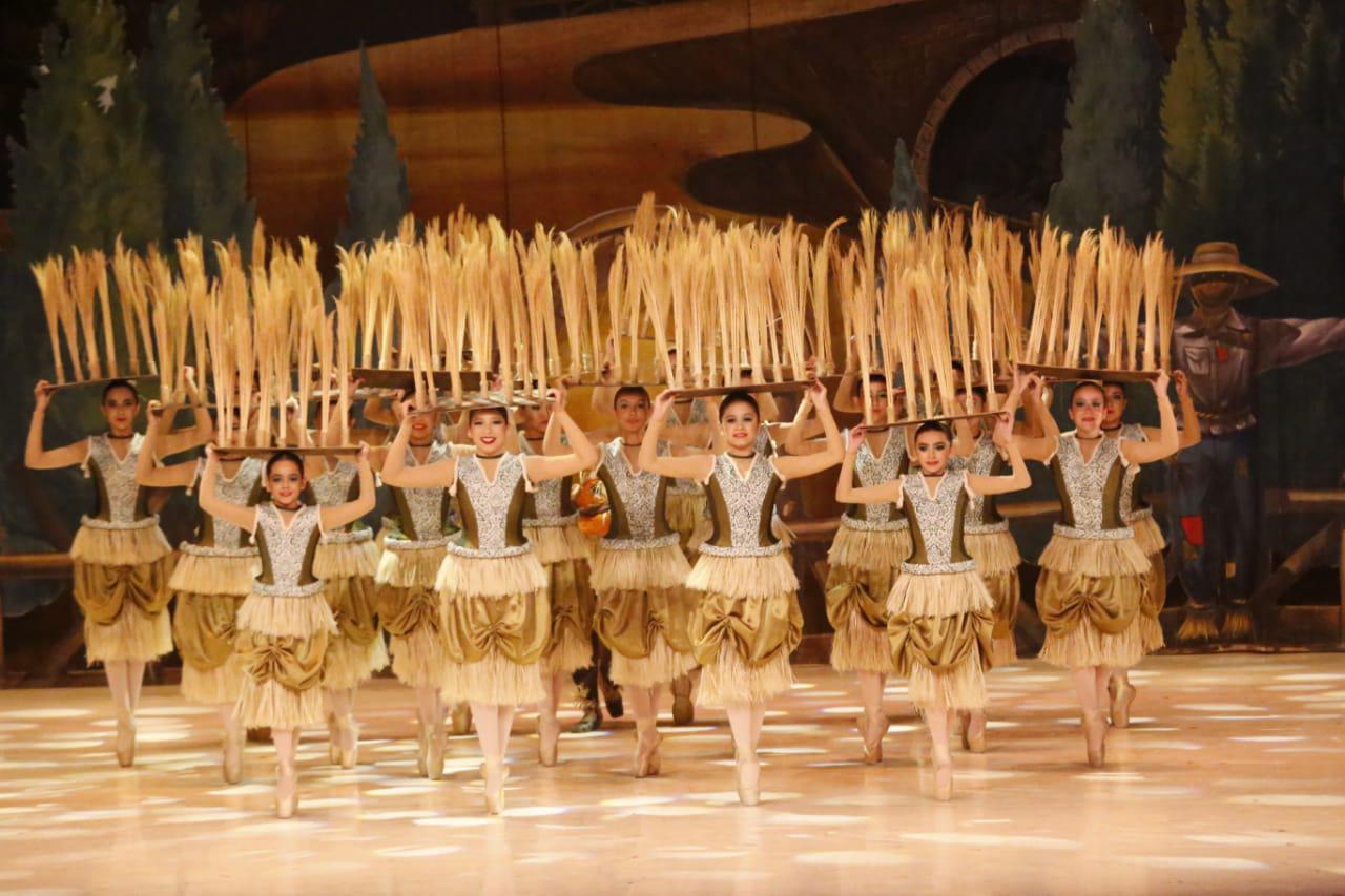 $!De un gran espectáculo disfrutaron los mazatlecos.