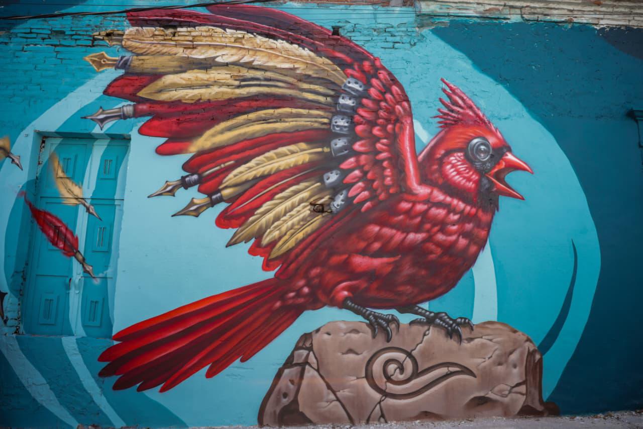 $!La Libertad de Expresión representada por un cardenal de alas abiertas.