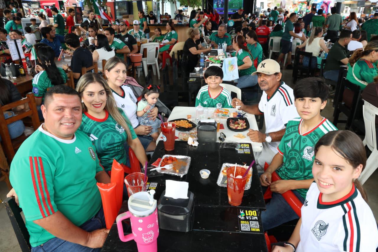 $!Familia Navarro Velarde