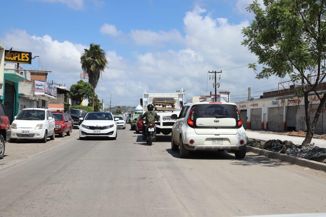 $!Presenta fuerte congestionamiento vehicular paso a desnivel por obras en Avenida Gabriel Leyva de Mazatlán