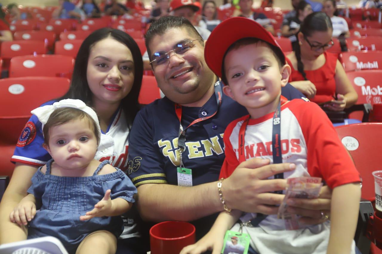 $!Perla Garibay, Carlos Benítez, Dulce Benítez y Luis Benítez.