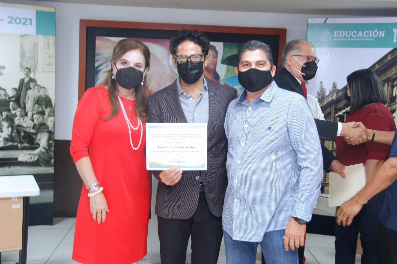 $!Reconoce la SEPyC trayectoria de docentes en conmemoración por 100 años de la SEP