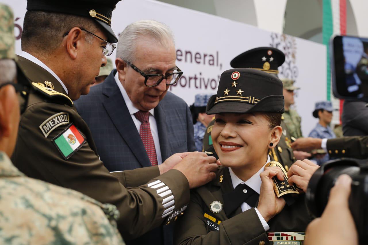 $!Reconocen a 72 integrantes del Ejército, Fuerza Aérea y Guardia Nacional con ascensos en Culiacán