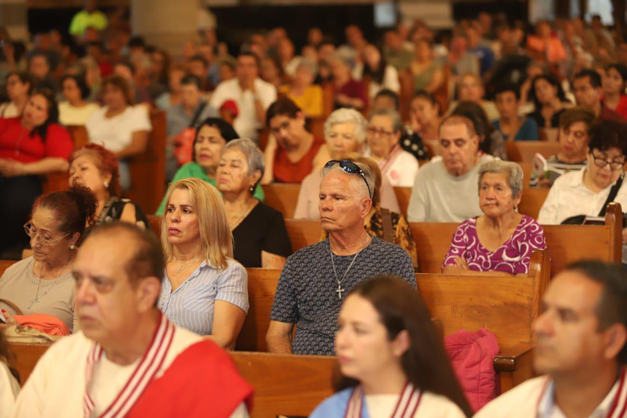 $!Celebra Diócesis de Mazatlán el Jueves Santo con misa de la Última Cena del Señor y lavatorio de pies