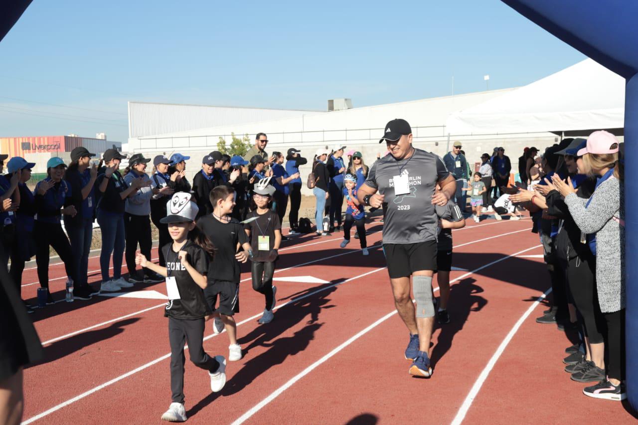 $!Se unen Club Rotario Mazatlán y Colegio SAM en caminata altruista para erradicar la polio