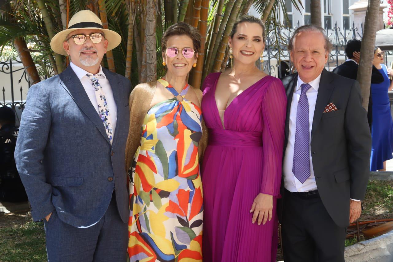 $!Roberto Sergio Ayala, Karla de Ayala, Francelica de Gil Leyva y Rubén Elías Gil Leyva.