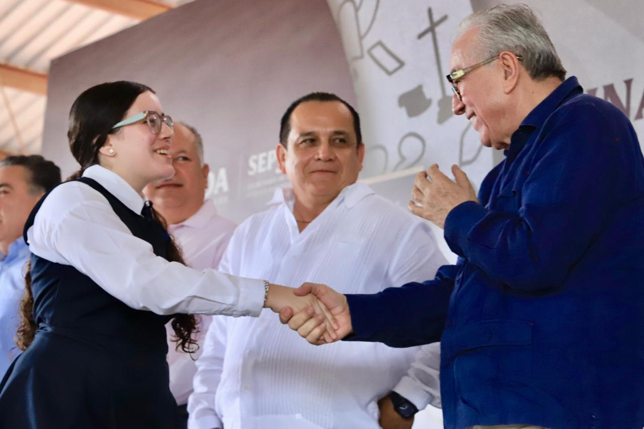 $!Regresan más de 850 mil estudiantes a las aulas sinaloenses