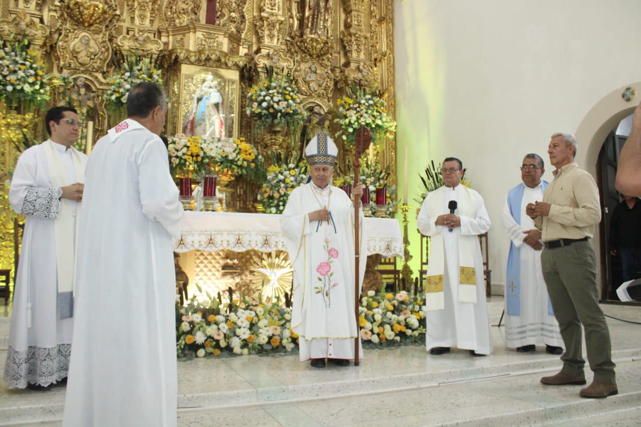 $!Llama Obispo de Mazatlán a ‘pasar la vida haciendo el bien’ durante fiesta de la Virgen del Rosario