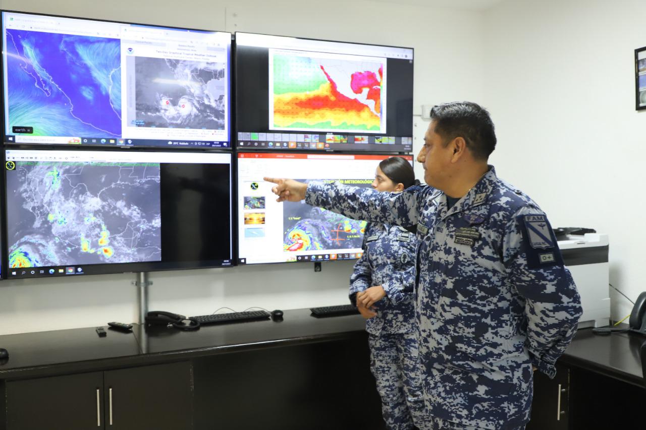 $!Fuerza Aérea Mexicana vigila desde Mazatlán el clima del Pacífico, para alertar a la población del ‘peligro inminente’