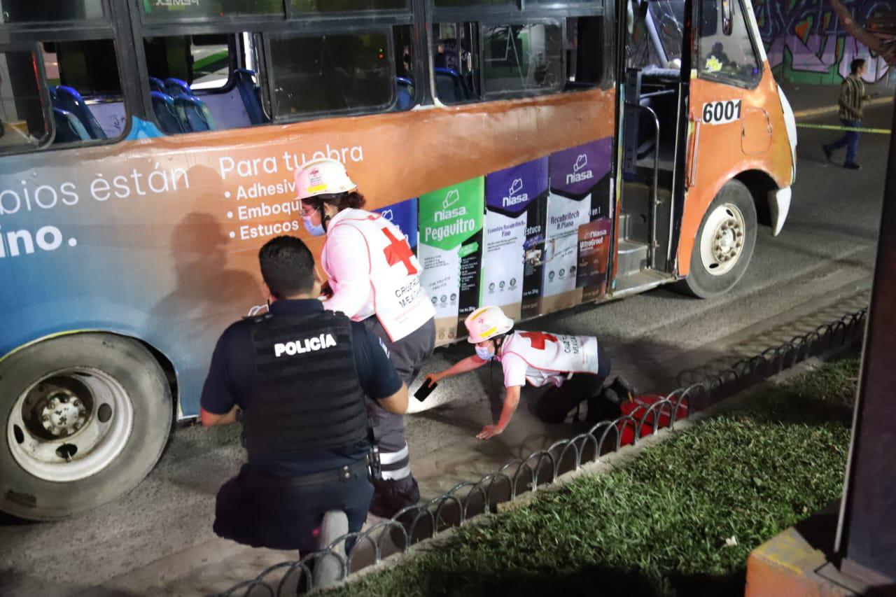 $!Ciclista muere arrollado por camión urbano en el Libramiento Colosio, en Mazatlán