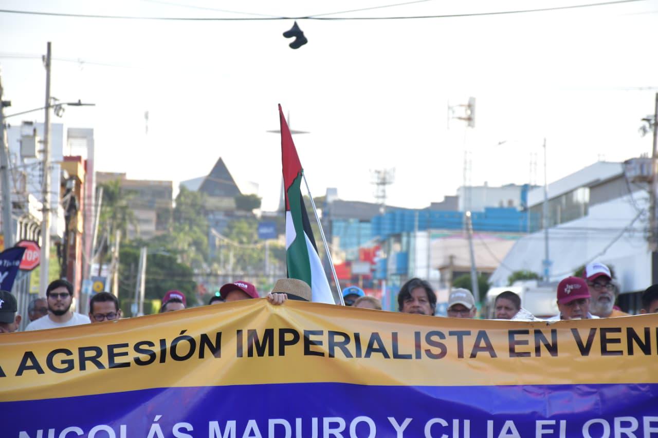 $!Militantes de Morena y organizaciones marchan en Culiacán en defensa de la soberanía nacional