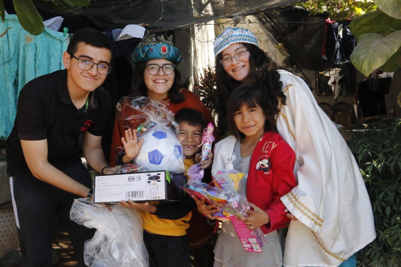 $!Los Reyes Magos de Noroeste dibujan sonrisas en Aguaruto, Culiacán
