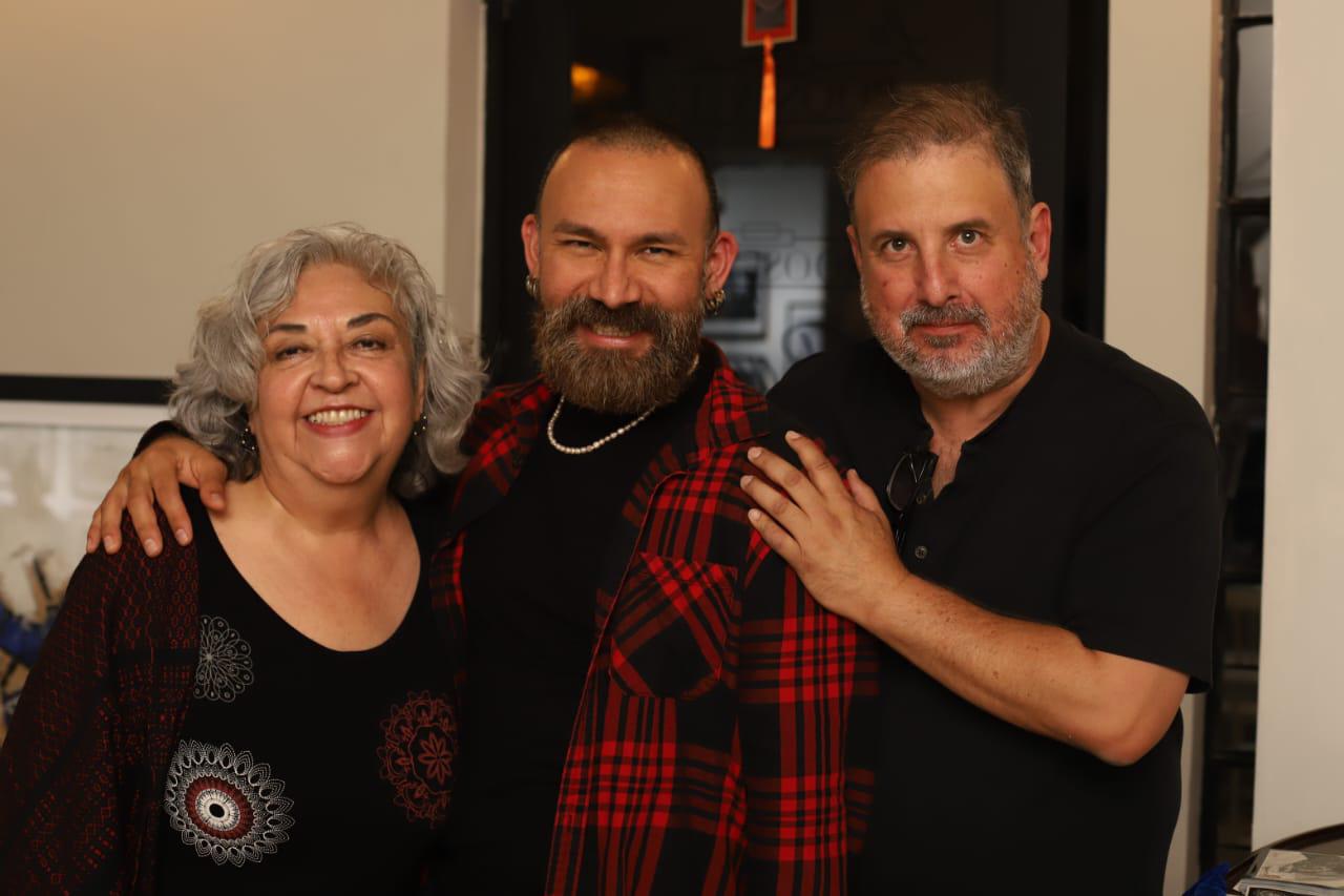 $!Cecilia Sánchez Duarte y Johnny Millán, director de la EPDM y bailador de Delfos, junto a Martín Gavica.