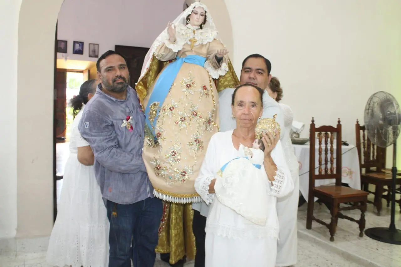 $!María del Socorro ‘Coyo’, una vida consagrada a servir a la Virgen del Rosario como aprendió de su padre