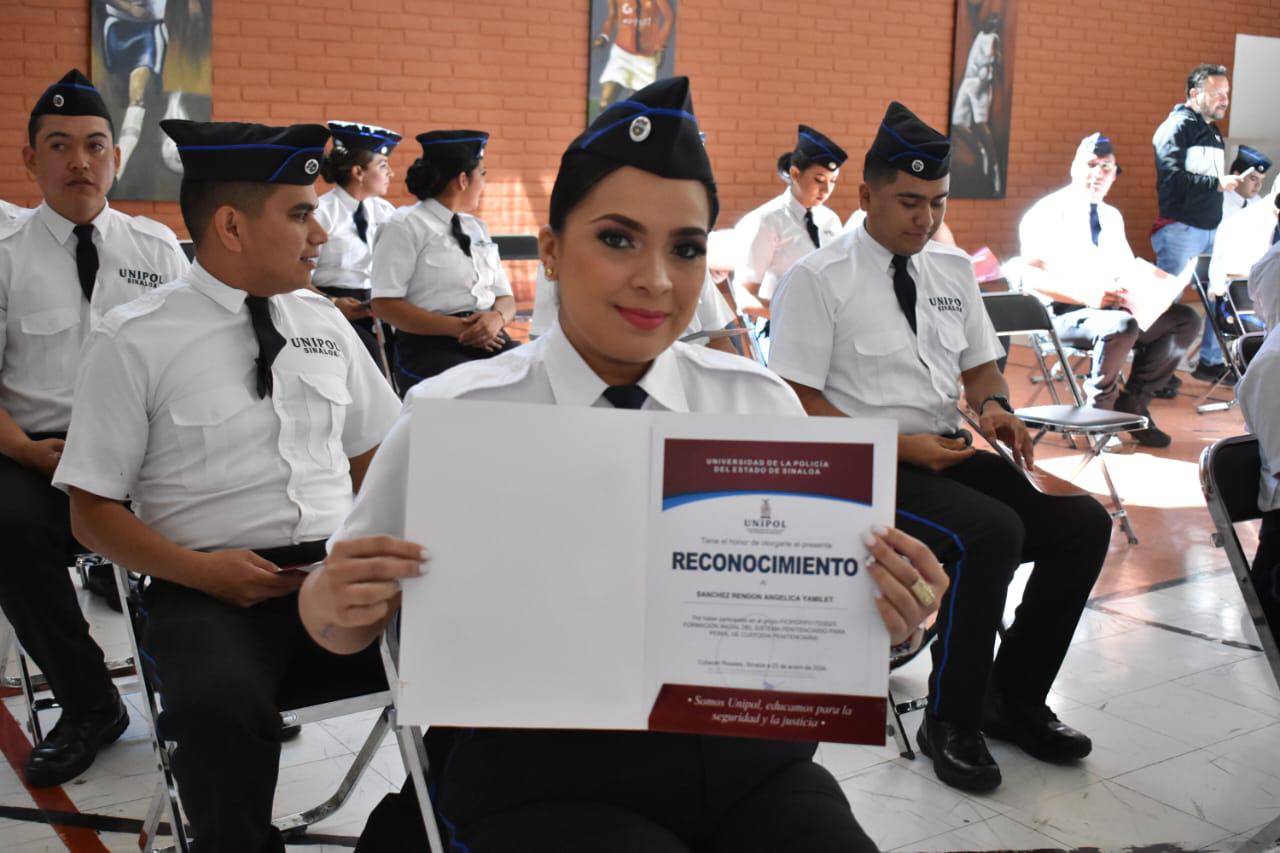 $!Se gradúan 119 policías municipales y custodios penitenciarios de la Unipol