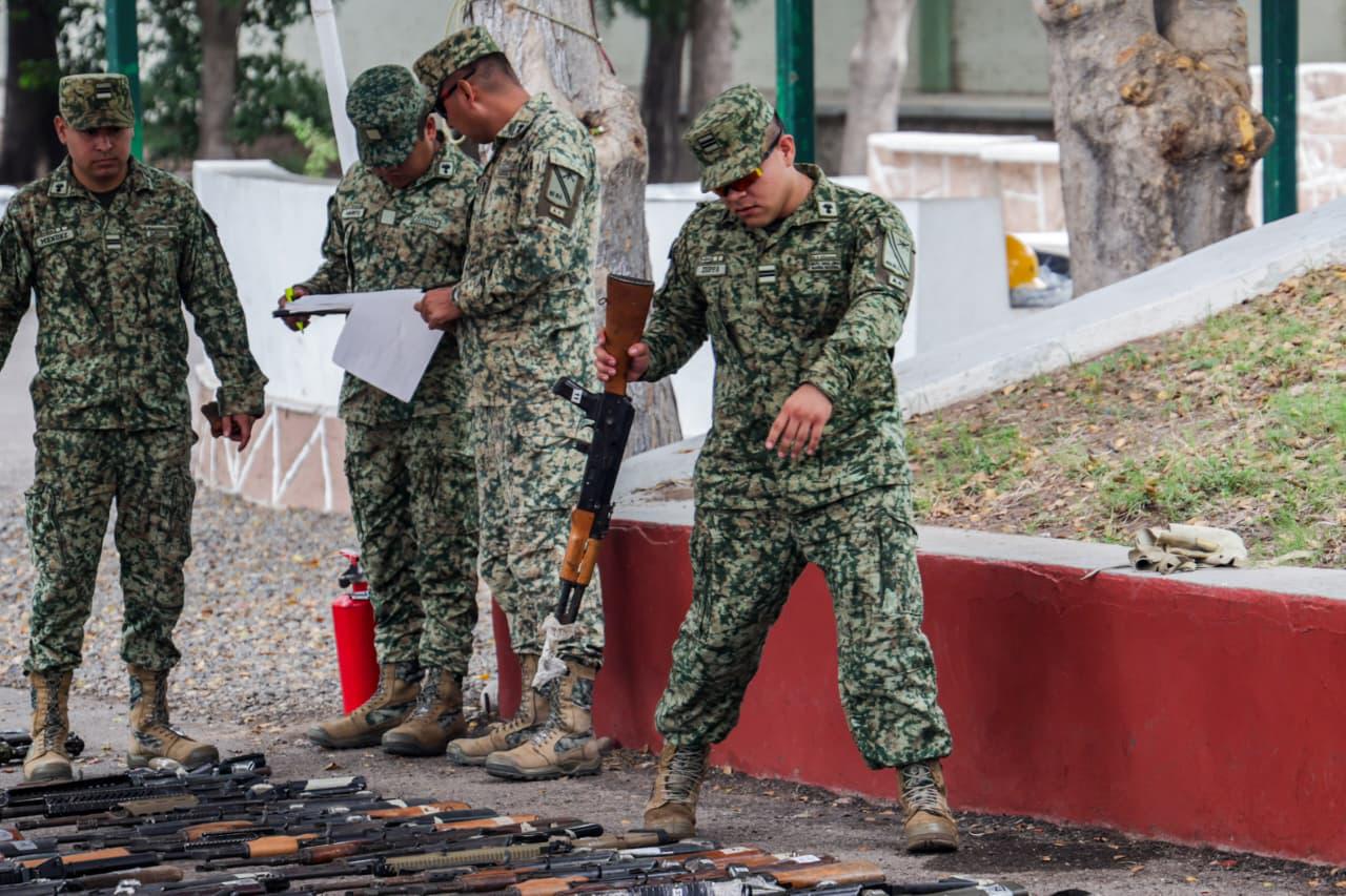 $!Destruye Ejército más de 700 armas decomisadas en Sinaloa; buscan reducir índices delictivos