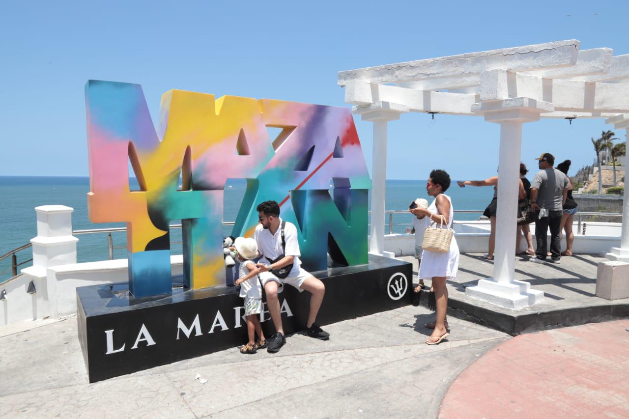 $!Llega a Mazatlán crucero Carnival Panorama