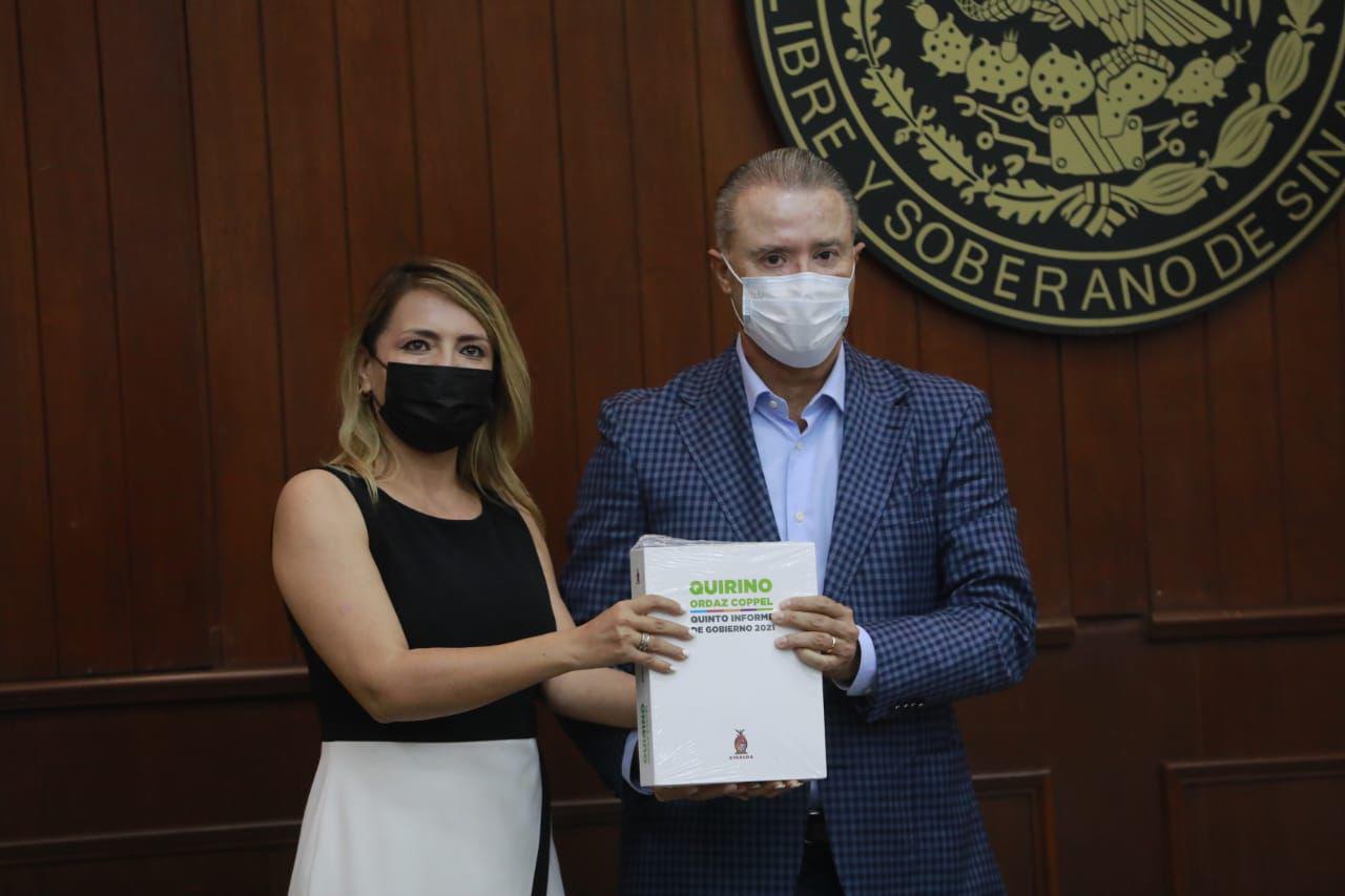 $!Los sinaloenses, el objetivo que Quirino destaca al entregar su último informe al Congreso