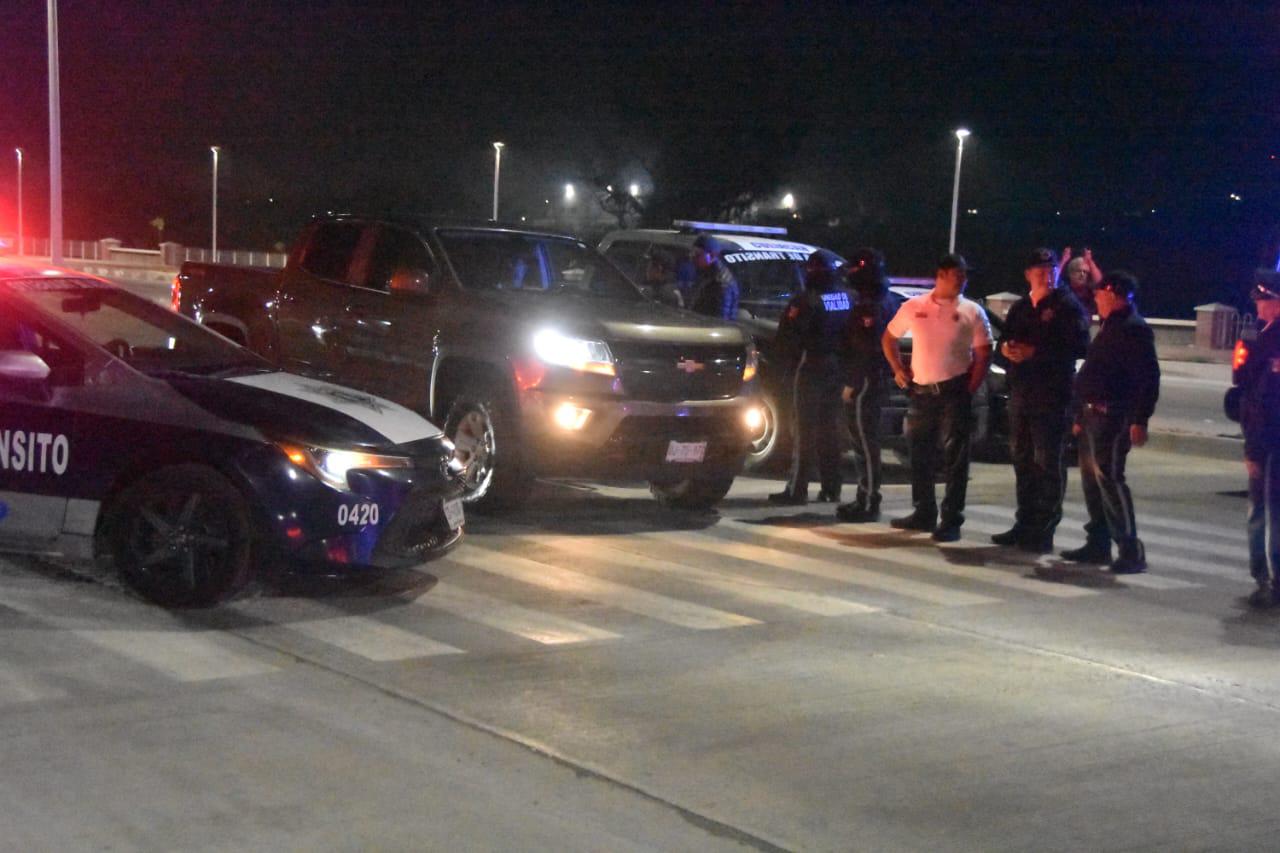 $!Van 31 vehículos asegurados y un detenido por arrancones en Nuevo Malecón, en Culiacán