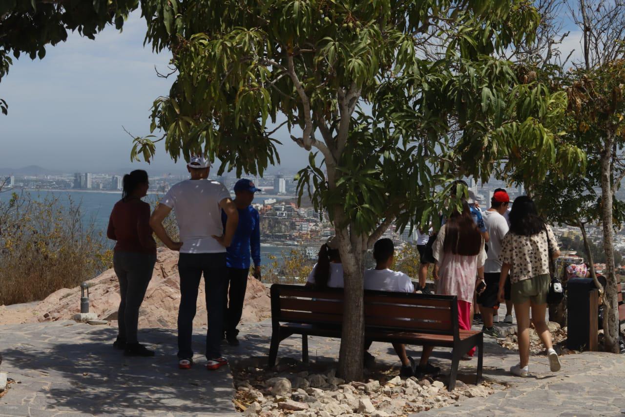 $!Continúan visitas al Faro Mazatlán, pese a clausura del mirador de cristal