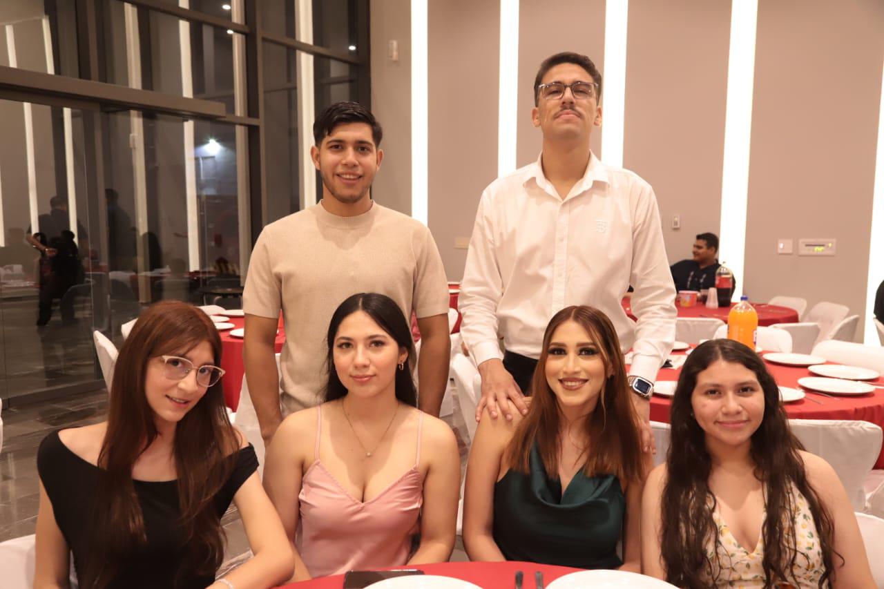 $!Juan Francisco Velarde, Javier Arrazola, Ivette Velarde, Lissy Páez, Pilar Alicia Velarde y María José Velarde.