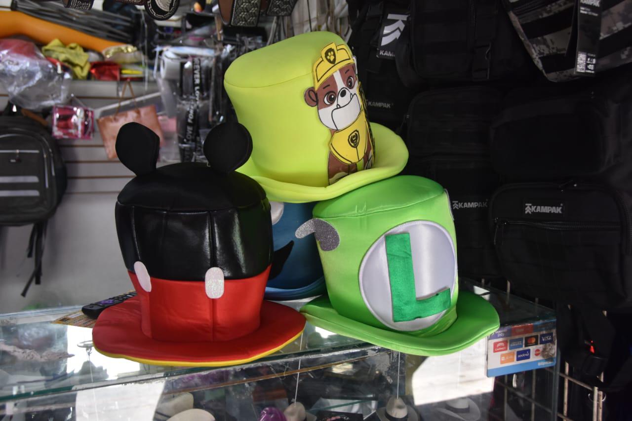 $!Listo el centro de Culiacán con venta de artículos previo al festejo del Día del Niño