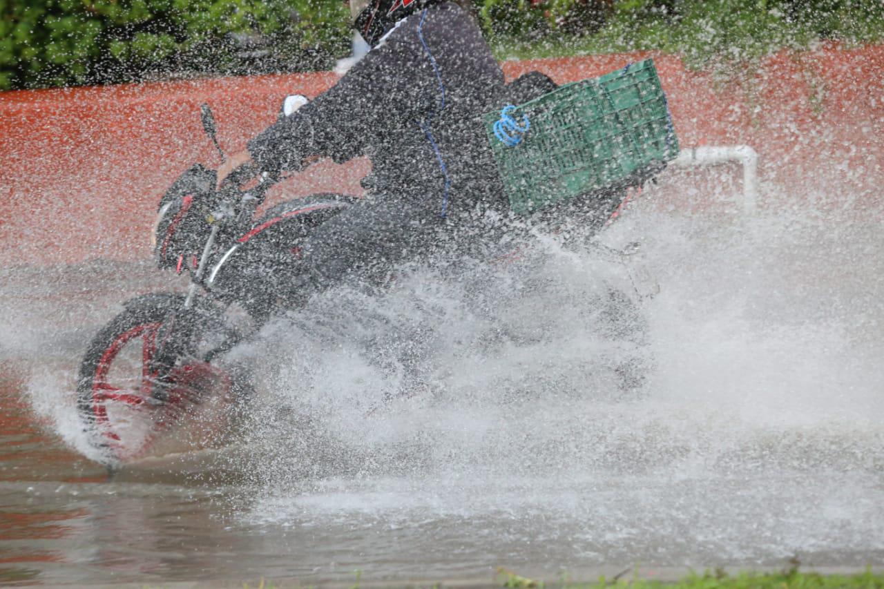 $!Mazatlán padece estragos por la tormenta durante la madrugada