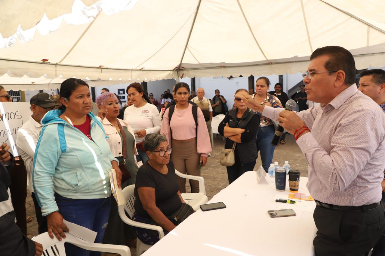 $!Tianguistas de la Flores Magón se manifiestan en Ayuntamiento de Mazatlán