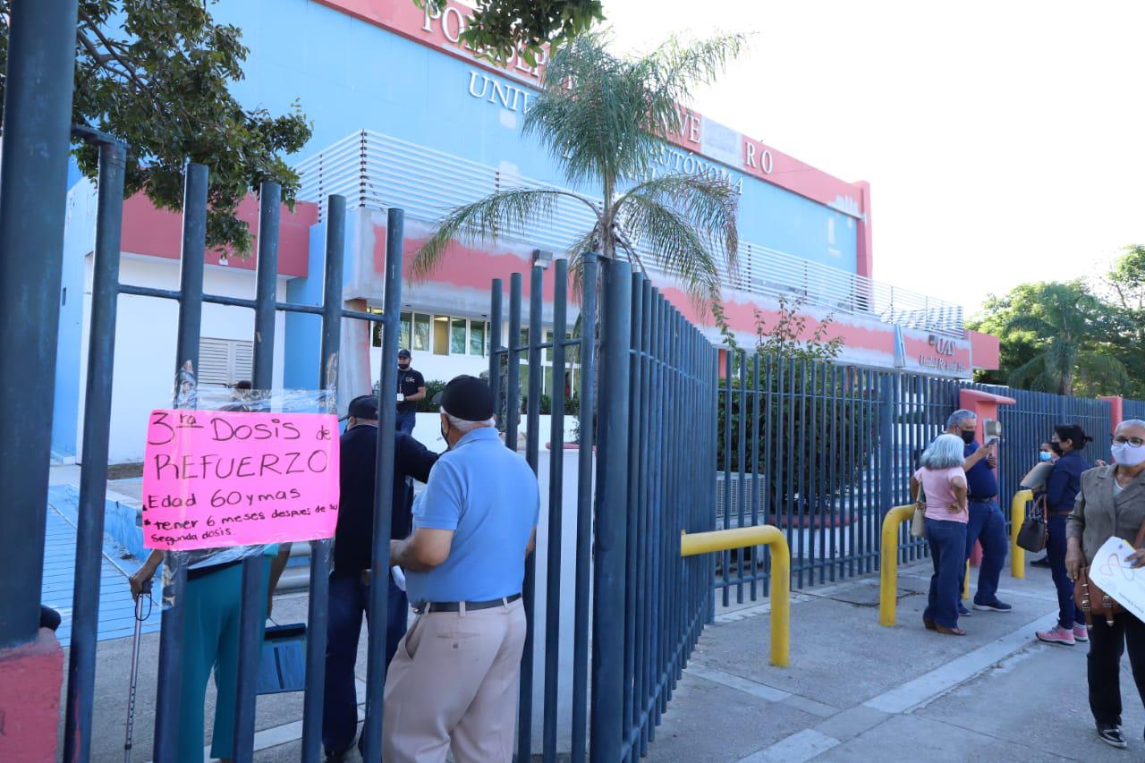 $!Fluye con rapidez jornada de vacunación en Mazatlán