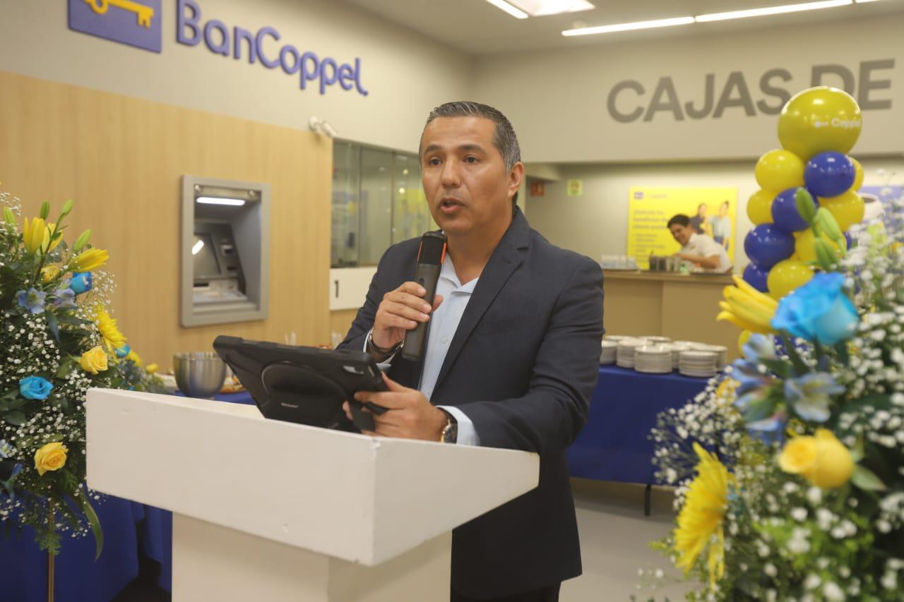 $!El gerente de zona, Fabio Vázquez agradeció la presencia de los asistentes en su mensaje.