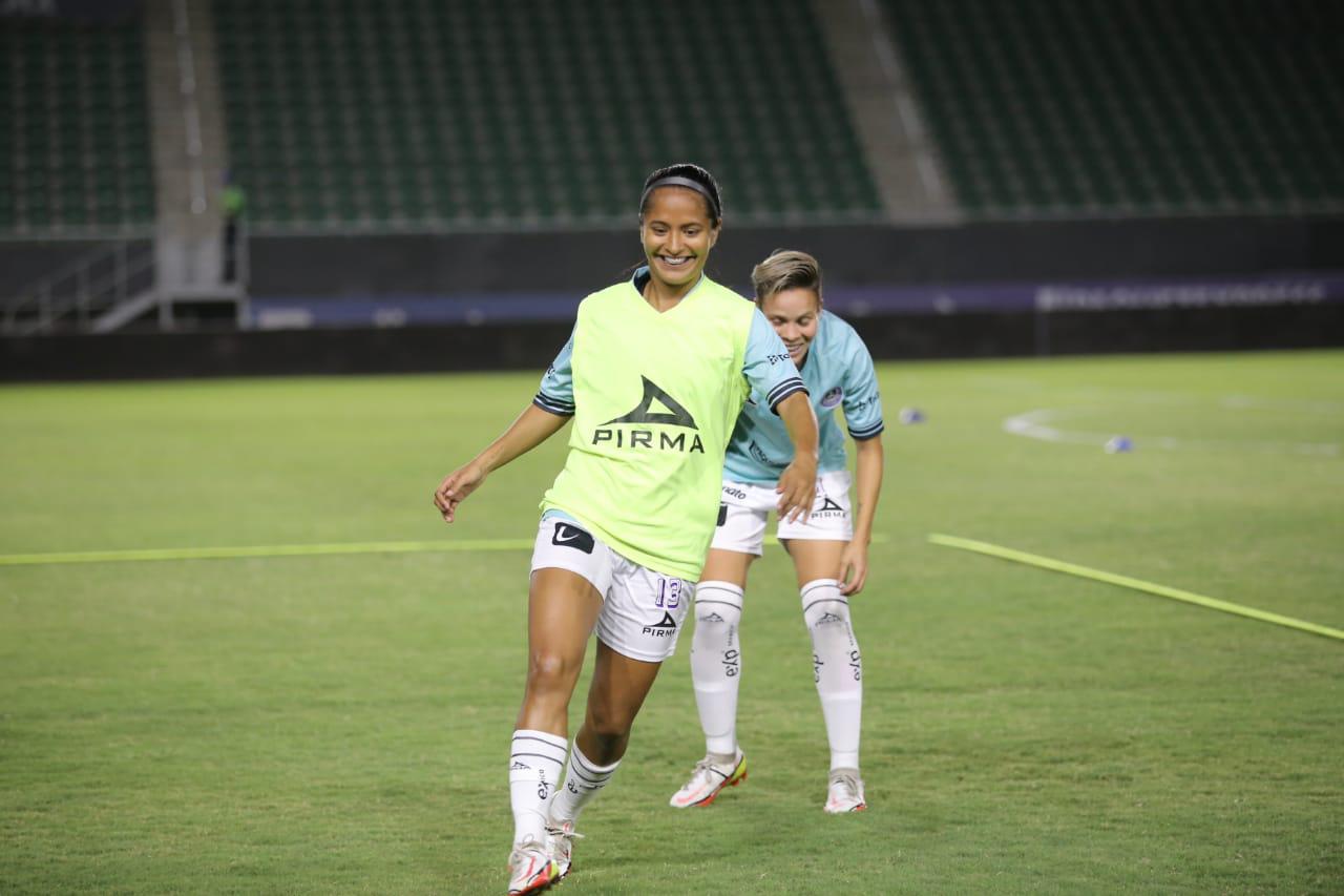 $!Belkis Escalante: La mazatleca que se ha abierto cancha en el futbol y en la vida