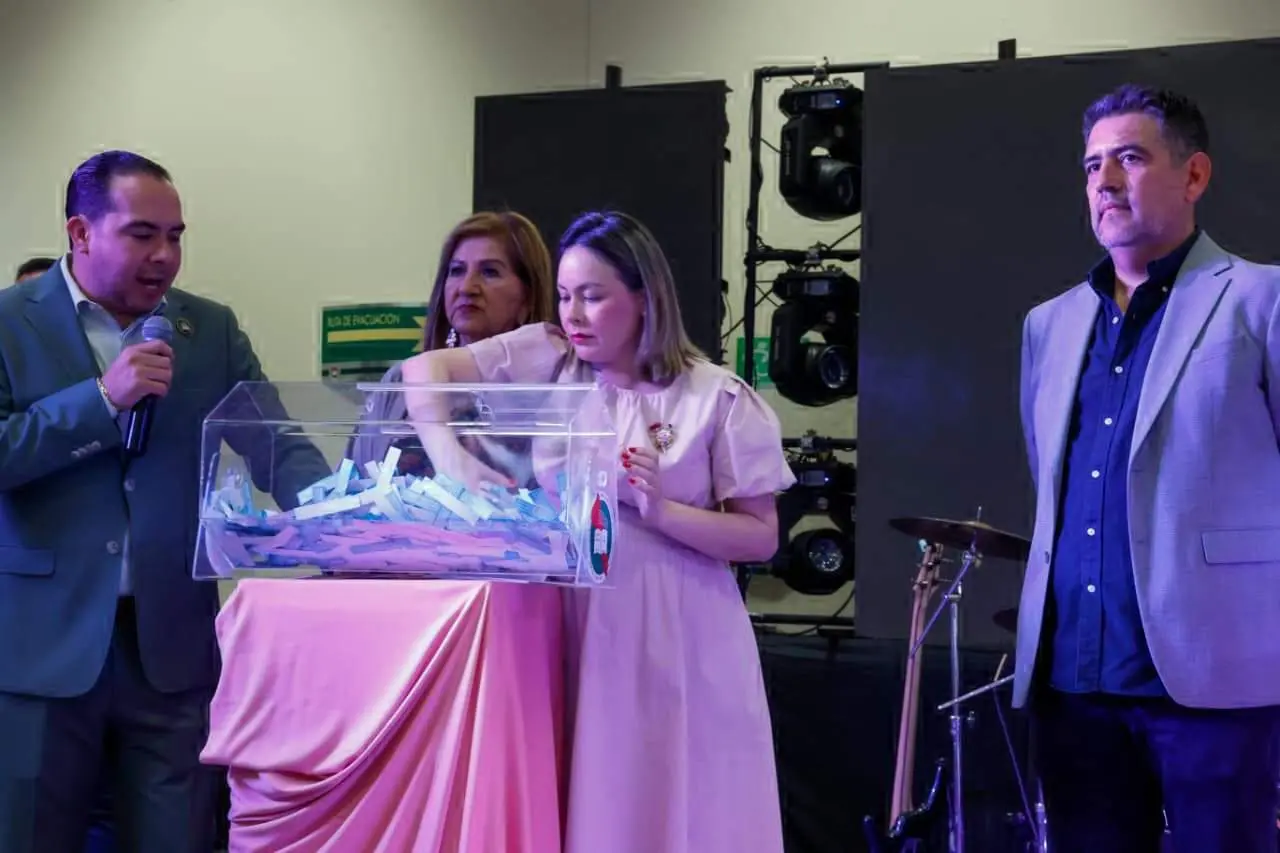 $!Adelanta Gobernadora regalo a las mamás del STASE: les da el lunes de descanso y más obsequios