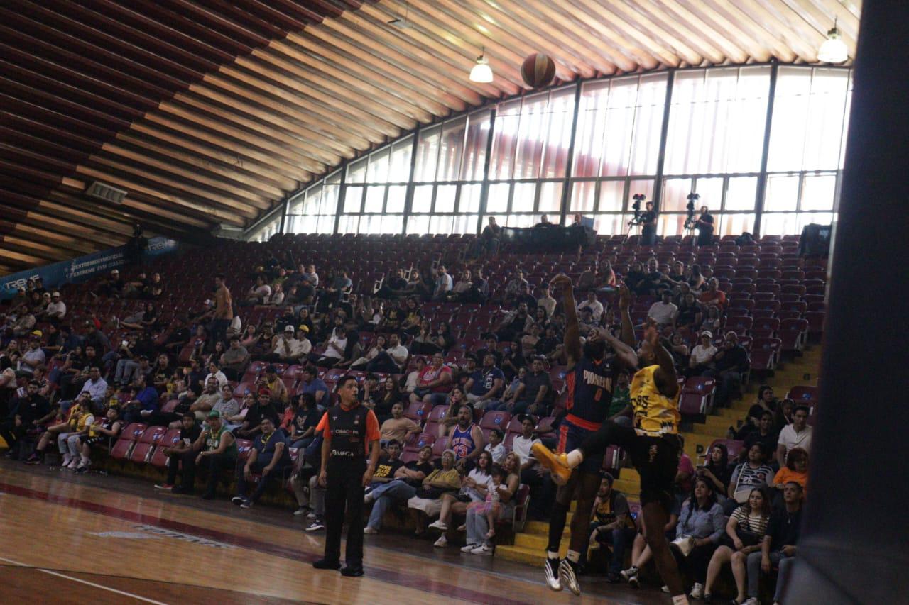 $!Caballeros de Culiacán saca la escoba en casa ante Pioneros