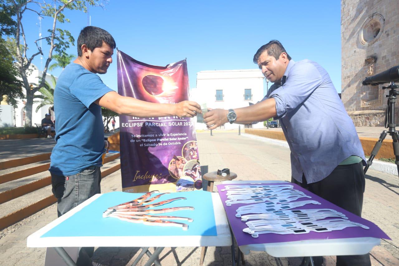 $!Niños, los que más disfrutan del eclipse solar anular en Concordia
