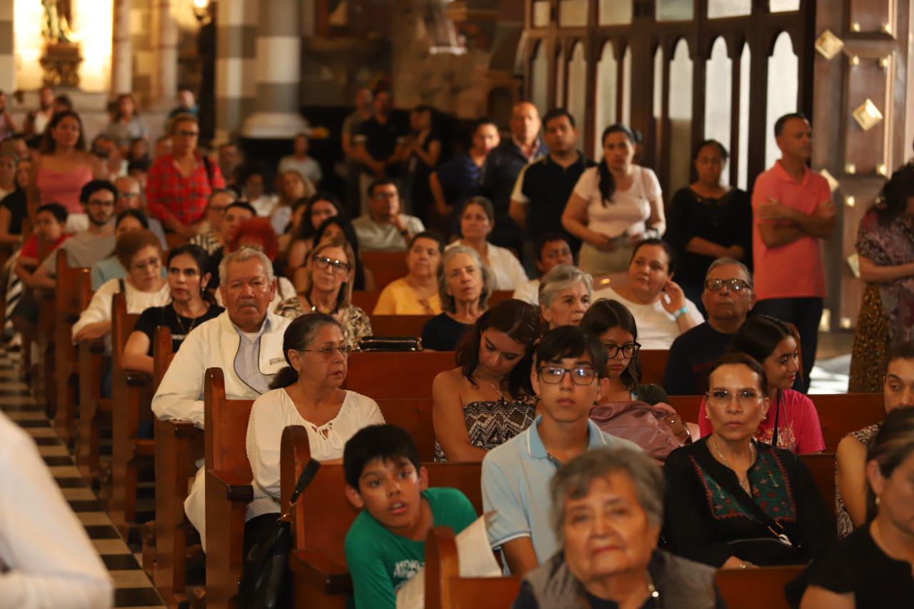 $!Celebra Diócesis de Mazatlán el Jueves Santo con misa de la Última Cena del Señor y lavatorio de pies