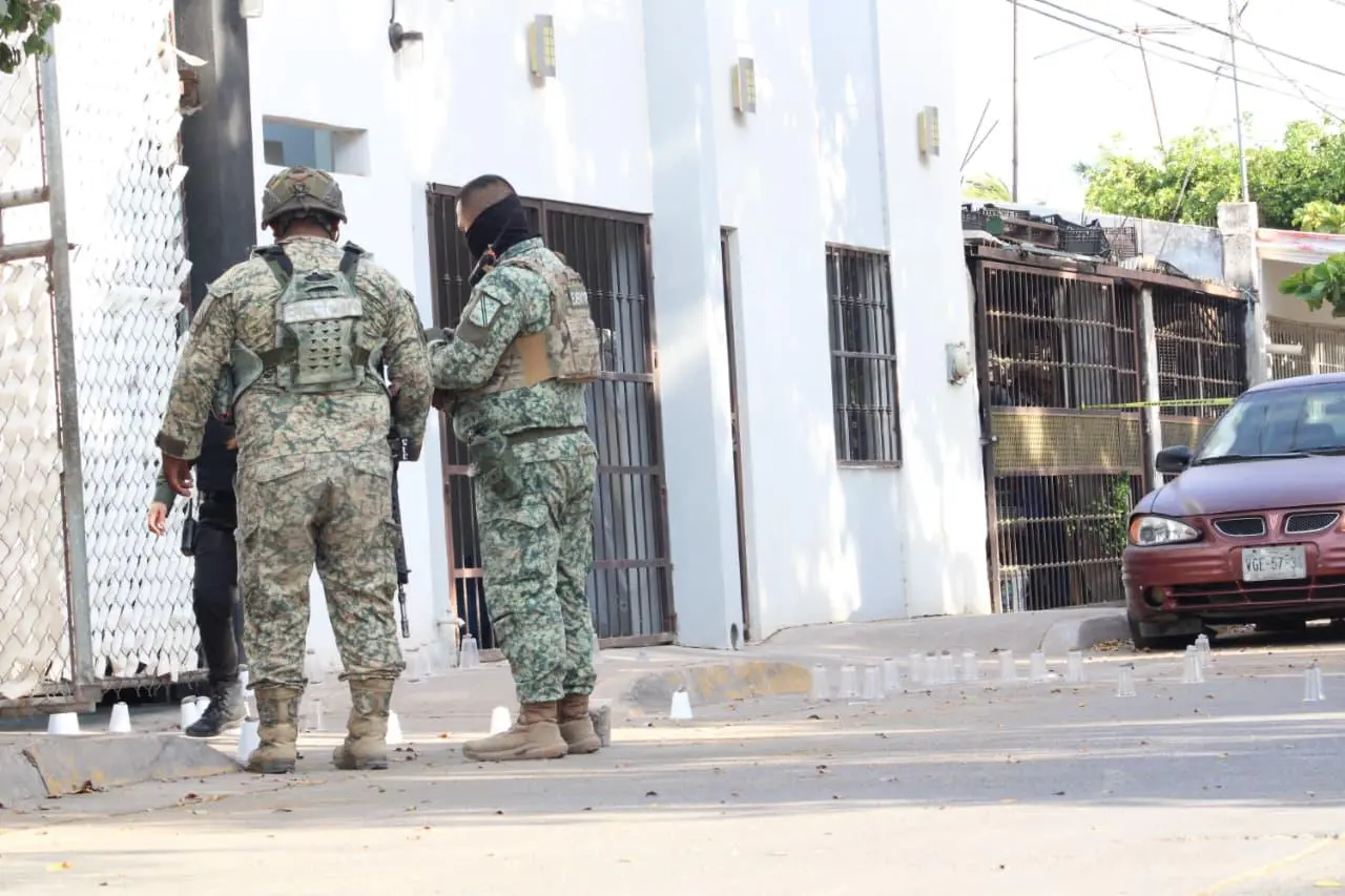 $!Atacan a balazos negocio de autolavado en la Lombardo Toledano, en Culiacán