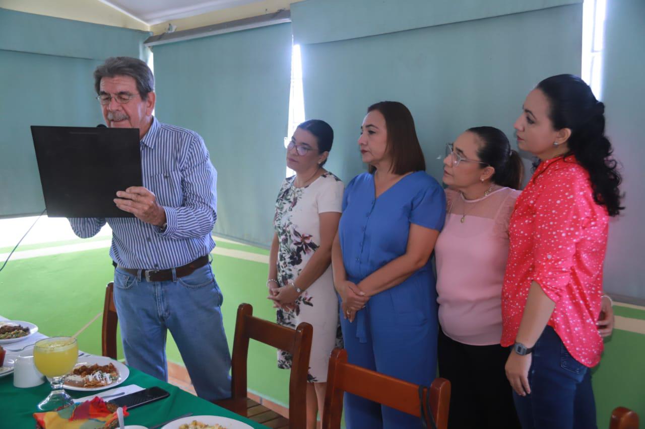 $!Socios honorarios de Club Muralla reconocen memoria de Ballardo Aréchiga