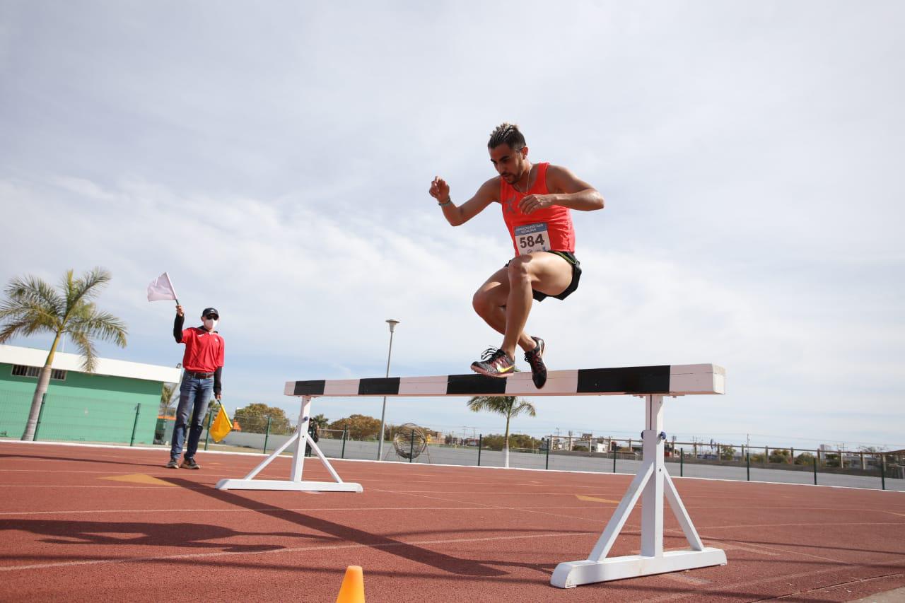 $!Navolato conquista los relevos 4x400 en Festival de Medio y Fondo Mazatlán 2021
