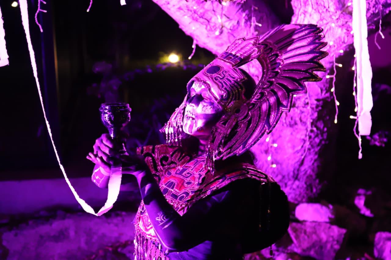 $!Seres místicos recibieron a los asistentes.