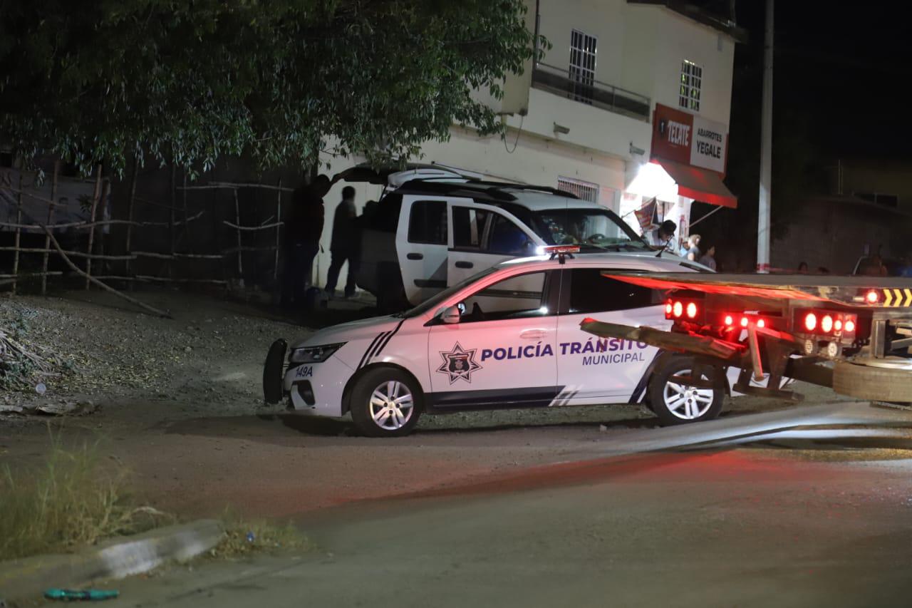$!Adulta mayor muere arrollada por camioneta en la colonia Montebello, en Mazatlán